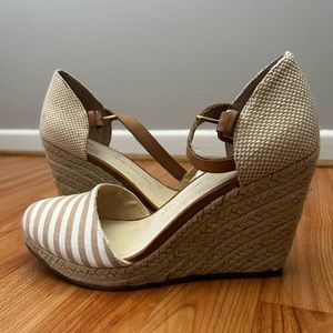Gap Wedge Heel (Women’s 8)